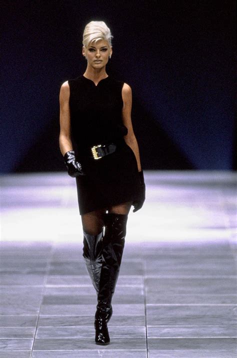 versace fall 1991 freedom influencer|versace runway show 1991.